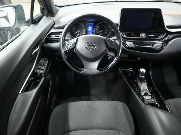 Toyota C-HR I с пробегом 2018 года, цена 2 279 900 рублей, 93547 км, внедорожник, Автокод Объявления