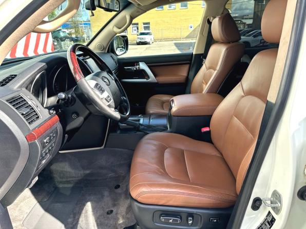 Toyota Land Cruiser 200 Series Рестайлинг 1 с пробегом 2015 года, цена 4 060 000 рублей, 251919 км, внедорожник, Автокод Объявления