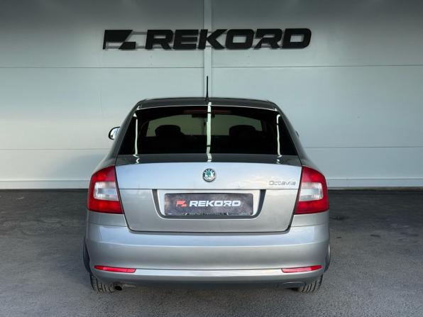 Skoda Octavia II (A5) Рестайлинг с пробегом 2012 года, цена 679 000 рублей, 262441 км, лифтбек, Автокод Объявления