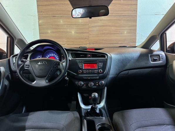 Kia Ceed II Рестайлинг с пробегом 2015 года, цена 955 000 рублей, 205183 км, хэтчбек, Автокод Объявления