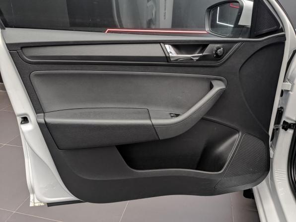 Skoda Rapid II с пробегом 2021 года, цена 1 350 000 рублей, 146966 км, лифтбек, Автокод Объявления