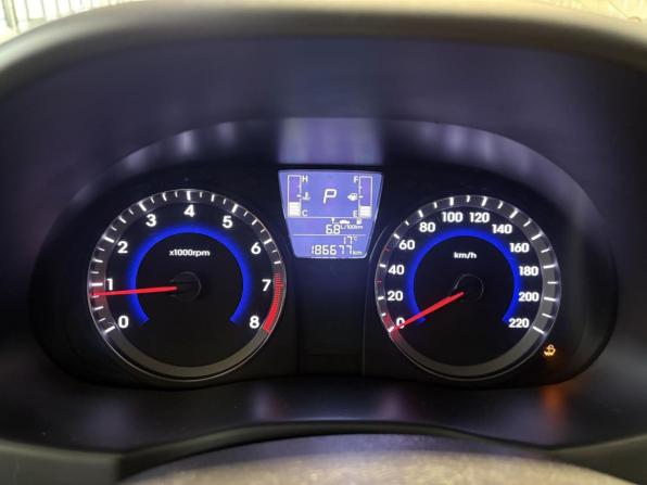 Hyundai Solaris I Рестайлинг с пробегом 2015 года, цена 884 000 рублей, 186658 км, хэтчбек, Автокод Объявления