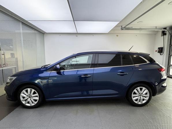 Renault Megane IV Рестайлинг с пробегом 2021 года, цена 1 679 000 рублей, 117568 км, универсал, Автокод Объявления