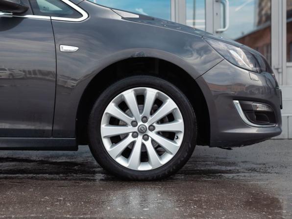 Opel Astra J Рестайлинг с пробегом 2013 года, цена 670 000 рублей, 317528 км, седан, Автокод Объявления
