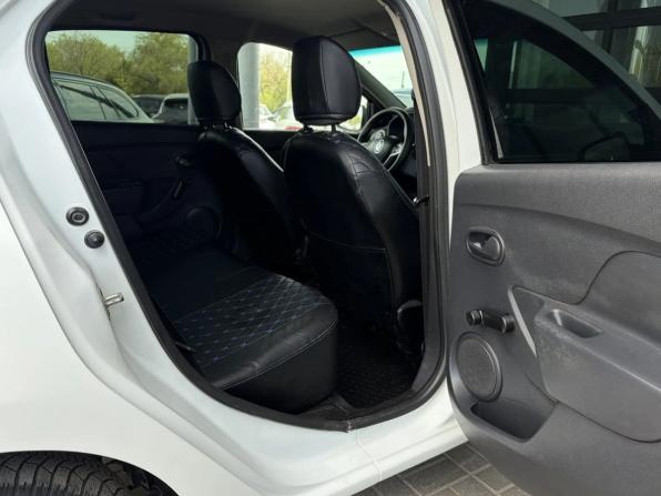 Renault Logan II Рестайлинг с пробегом 2019 года, цена 590 999 рублей, 152117 км, седан, Автокод Объявления