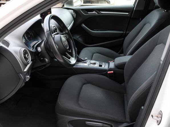 Audi A3 III (8V) Рестайлинг с пробегом 2018 года, цена 1 449 000 рублей, 164978 км, седан, Автокод Объявления