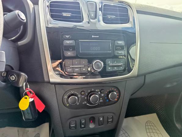 Renault Logan II с пробегом 2017 года, цена 729 995 рублей, 138947 км, седан, Автокод Объявления