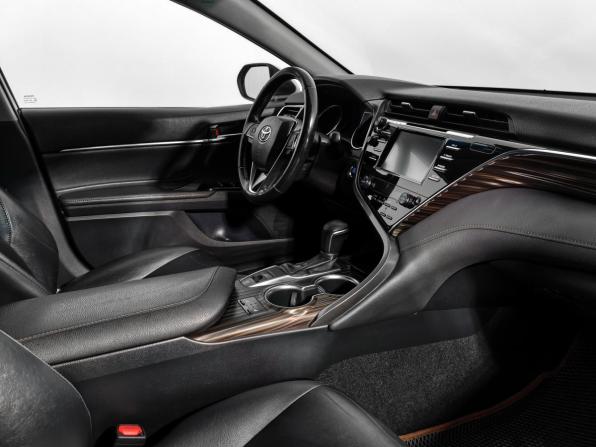 Toyota Camry VIII (XV70) с пробегом 2019 года, цена 2 390 000 рублей, 178941 км, седан, Автокод Объявления