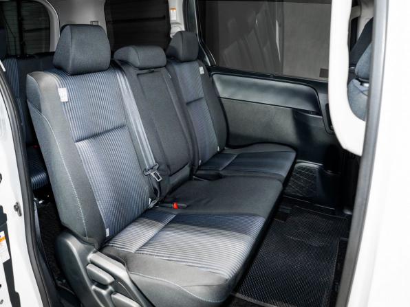 Toyota Voxy III (R80) с пробегом 2016 года, цена 1 815 000 рублей, 179660 км, минивэн, Автокод Объявления