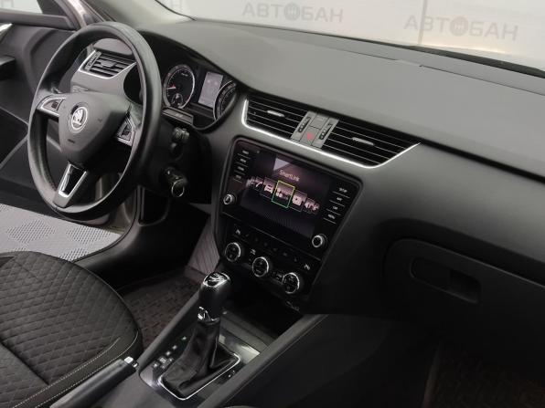 Skoda Octavia III (A7) Рестайлинг с пробегом 2018 года, цена 1 640 000 рублей, 129477 км, лифтбек, Автокод Объявления