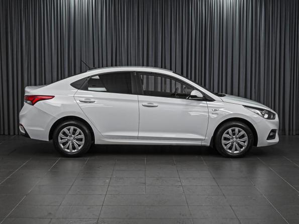 Hyundai Solaris II с пробегом 2019 года, цена 1 349 000 рублей, 115243 км, седан, Автокод Объявления