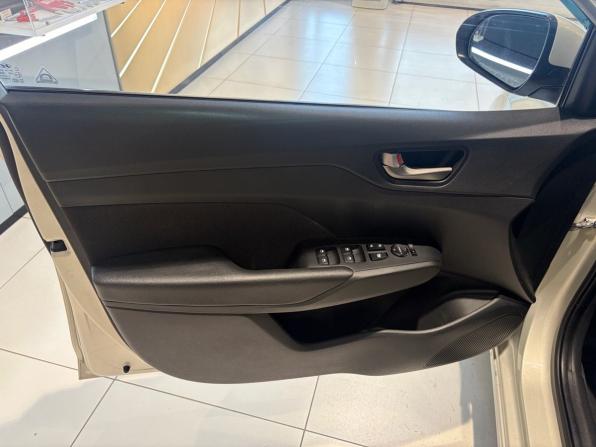 Hyundai Solaris II с пробегом 2018 года, цена 1 089 000 рублей, 87000 км, седан, Автокод Объявления