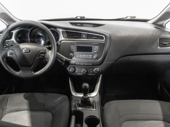 Kia Ceed II Рестайлинг с пробегом 2016 года, цена 945 900 рублей, 109658 км, хэтчбек, Автокод Объявления