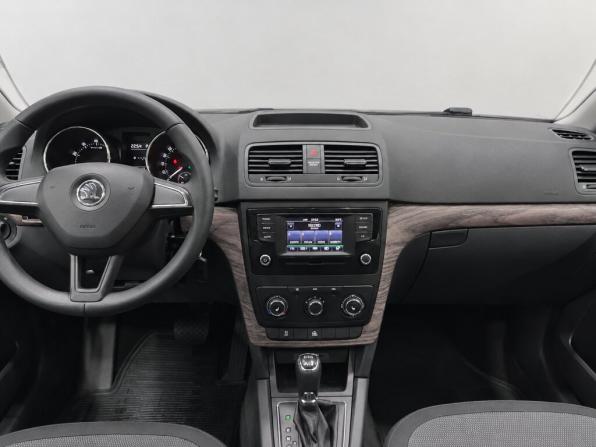 Skoda Yeti I Рестайлинг с пробегом 2017 года, цена 1 565 000 рублей, 158000 км, внедорожник, Автокод Объявления