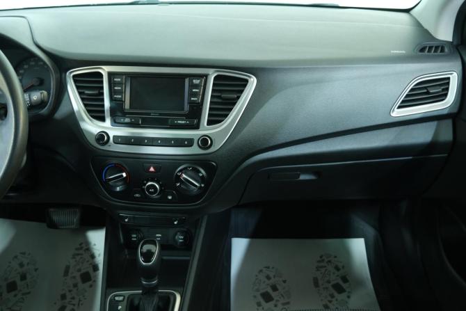 Hyundai Solaris II Рестайлинг с пробегом 2021 года, цена 1 749 000 рублей, 41098 км, седан, Автокод Объявления
