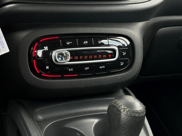 Smart Fortwo III с пробегом 2017 года, цена 790 600 рублей, 123285 км, хэтчбек, Автокод Объявления