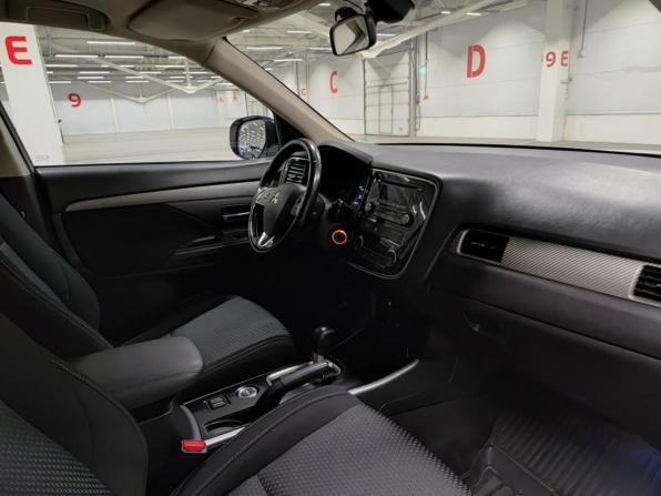 Mitsubishi Outlander III Рестайлинг 3 с пробегом 2018 года, цена 1 599 000 рублей, 200290 км, внедорожник, Автокод Объявления