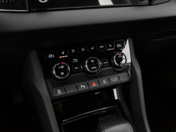 Skoda Karoq I с пробегом 2020 года, цена 2 140 000 рублей, 217592 км, внедорожник, Автокод Объявления