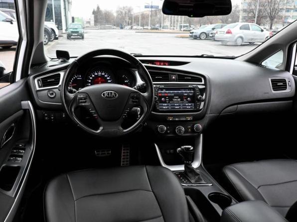 Kia Ceed II Рестайлинг с пробегом 2017 года, цена 1 279 800 рублей, 94206 км, хэтчбек, Автокод Объявления