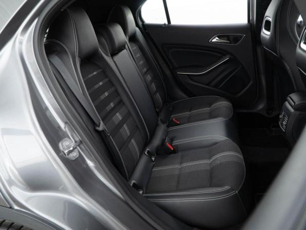 Mercedes-Benz GLA I (X156) Рестайлинг с пробегом 2019 года, цена 2 970 111 рублей, 41944 км, внедорожник, Автокод Объявления
