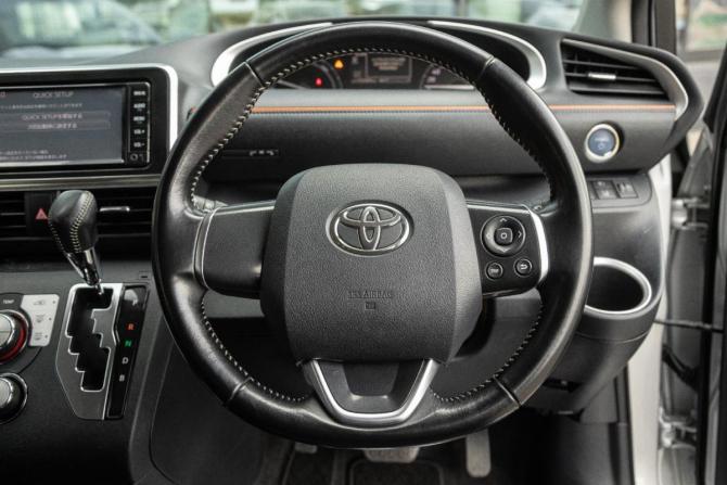 Toyota Sienta II с пробегом 2016 года, цена 1 198 000 рублей, 153500 км, компактвэн, Автокод Объявления