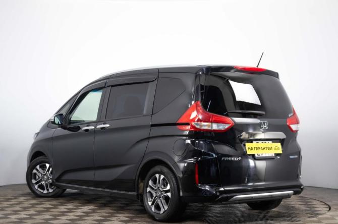 Honda Freed II Рестайлинг с пробегом 2022 года, цена 2 449 000 рублей, 42563 км, компактвэн, Автокод Объявления
