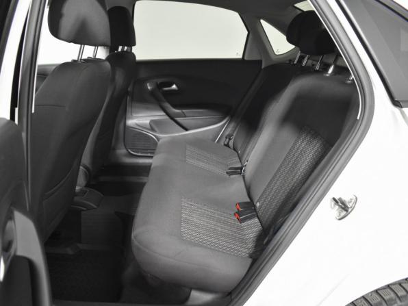 Volkswagen Polo V Рестайлинг с пробегом 2017 года, цена 689 000 рублей, 180279 км, седан, Автокод Объявления
