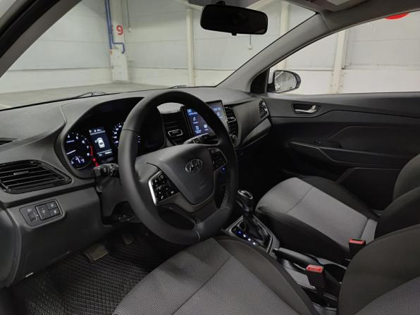 Hyundai Solaris II Рестайлинг с пробегом 2022 года, цена 1 690 000 рублей, 90465 км, седан, Автокод Объявления