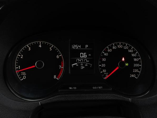 Volkswagen Polo V Рестайлинг с пробегом 2016 года, цена 1 079 000 рублей, 174717 км, седан, Автокод Объявления