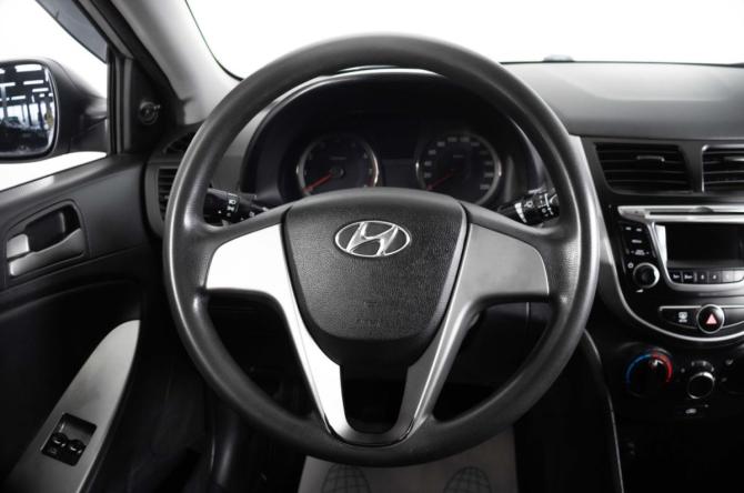 Hyundai Solaris I Рестайлинг с пробегом 2015 года, цена 699 000 рублей, 358000 км, седан, Автокод Объявления