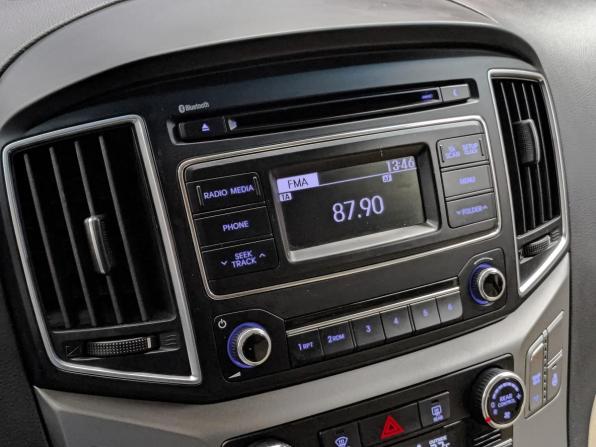 Hyundai H-1 II Рестайлинг с пробегом 2017 года, цена 2 990 000 рублей, 89919 км, минивэн, Автокод Объявления