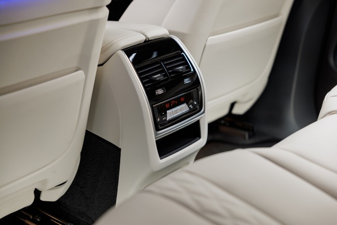 Новый BMW X7 I (G07) Рестайлинг 2024 года, цена 20 554 000 рублей, внедорожник, Автокод Объявления