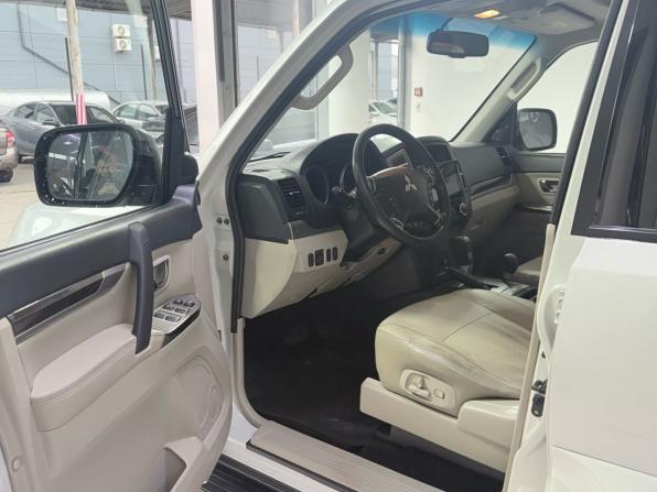 Mitsubishi Pajero IV Рестайлинг 2 с пробегом 2018 года, цена 2 880 000 рублей, 120933 км, внедорожник, Автокод Объявления