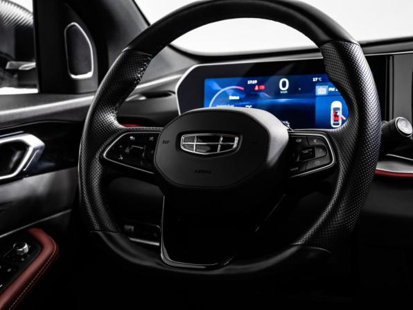 Geely Coolray I Рестайлинг с пробегом 2023 года, цена 2 049 000 рублей, 64000 км, внедорожник, Автокод Объявления
