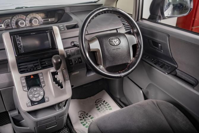 Toyota Voxy II (R70) с пробегом 2008 года, цена 1 259 000 рублей, 289000 км, минивэн, Автокод Объявления