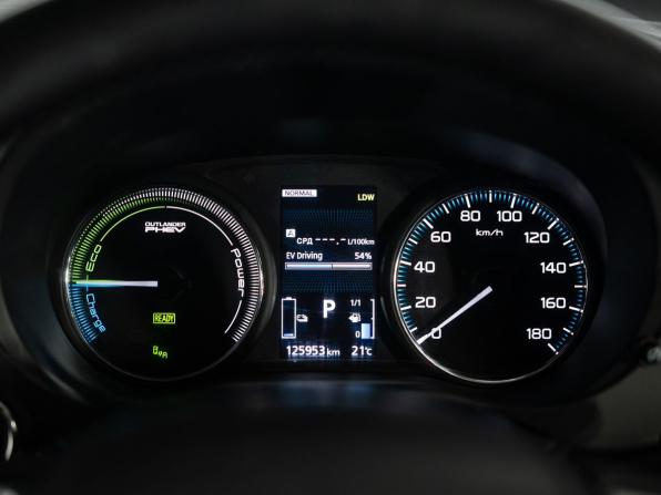 Mitsubishi Outlander III Рестайлинг 2 с пробегом 2018 года, цена 2 380 500 рублей, 125953 км, внедорожник, Автокод Объявления