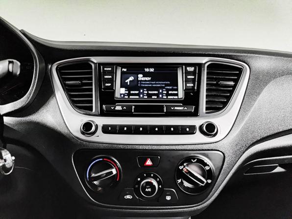 Hyundai Solaris II с пробегом 2018 года, цена 1 160 000 рублей, 93693 км, седан, Автокод Объявления