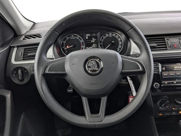 Skoda Rapid I Рестайлинг с пробегом 2019 года, цена 1 485 000 рублей, 40553 км, лифтбек, Автокод Объявления