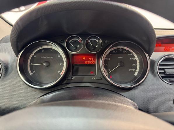 Peugeot 308 I с пробегом 2011 года, цена 550 000 рублей, 169399 км, хэтчбек, Автокод Объявления