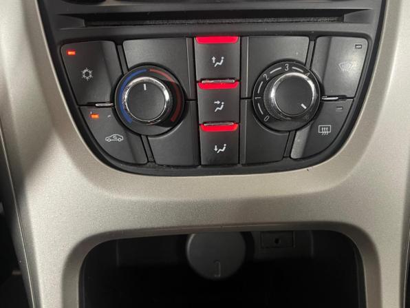 Opel Astra J с пробегом 2011 года, цена 620 000 рублей, 192075 км, хэтчбек, Автокод Объявления