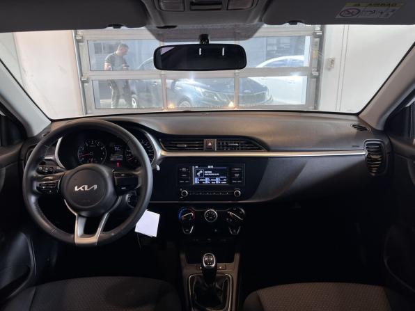 Kia Rio IV Рестайлинг с пробегом 2022 года, цена 1 669 000 рублей, 92507 км, седан, Автокод Объявления