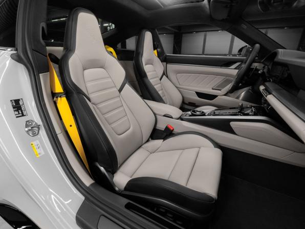 Porsche 911 VIII (992) Рестайлинг с пробегом 2026 года, цена 44 900 000 рублей, 17 км, купе, Автокод Объявления