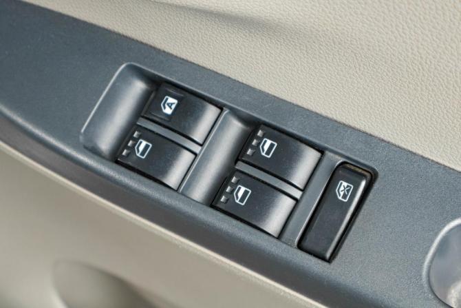Daihatsu Mira e:S I Рестайлинг с пробегом 2015 года, цена 749 000 рублей, 113000 км, хэтчбек, Автокод Объявления