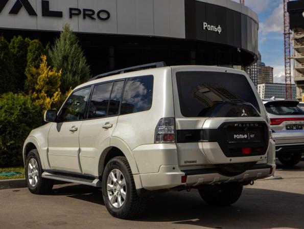 Mitsubishi Pajero IV Рестайлинг 2 с пробегом 2014 года, цена 2 718 000 рублей, 57565 км, внедорожник, Автокод Объявления