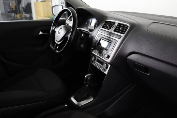 Volkswagen Polo V Рестайлинг с пробегом 2017 года, цена 1 199 990 рублей, 116115 км, седан, Автокод Объявления