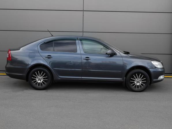Skoda Octavia II (A5) Рестайлинг с пробегом 2011 года, цена 698 000 рублей, 246693 км, лифтбек, Автокод Объявления