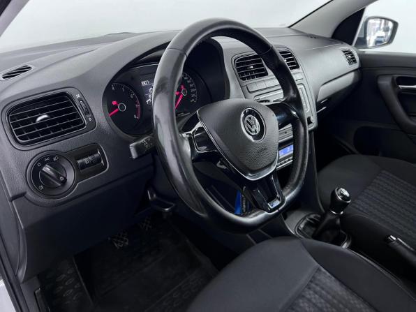 Volkswagen Polo V Рестайлинг с пробегом 2016 года, цена 1 065 000 рублей, 103032 км, седан, Автокод Объявления
