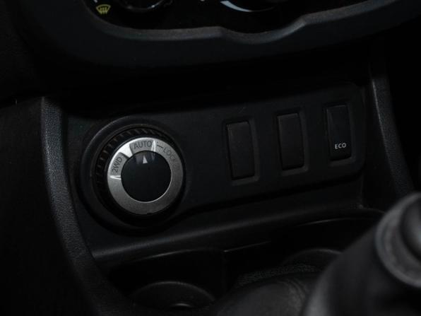 Renault Duster I Рестайлинг с пробегом 2017 года, цена 950 000 рублей, 195000 км, внедорожник, Автокод Объявления