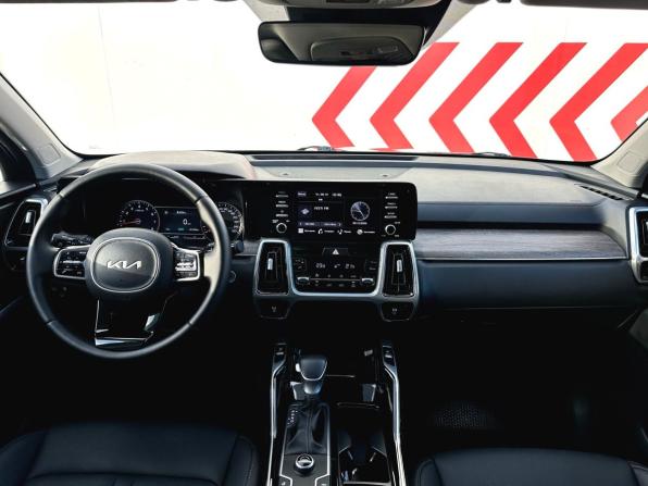 Kia Sorento IV с пробегом 2023 года, цена 3 700 000 рублей, 131050 км, внедорожник, Автокод Объявления