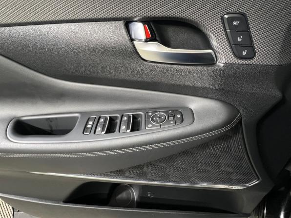 Hyundai Santa Fe IV с пробегом 2018 года, цена 2 597 000 рублей, 175784 км, внедорожник, Автокод Объявления